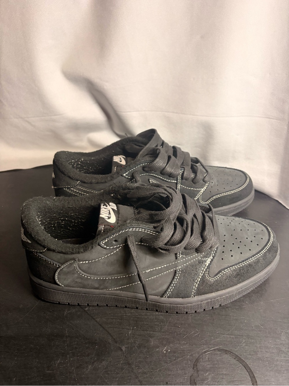 Nike Men’s Black Low-Top Sneaker Travis Scott